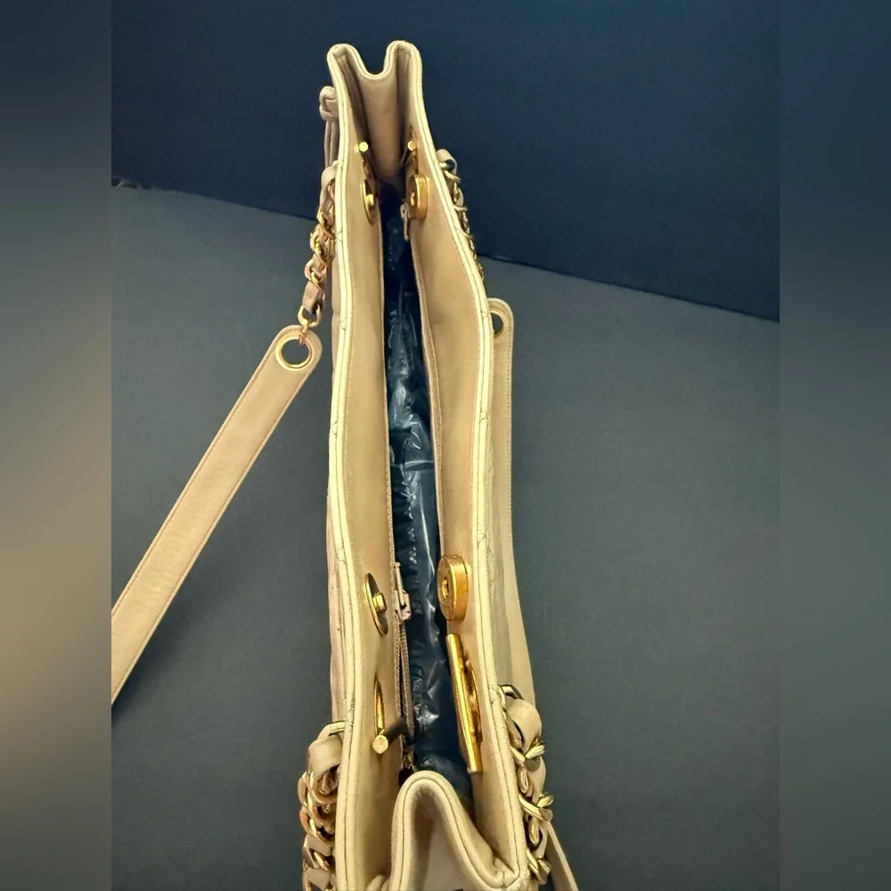 Chanel Metellase Chain Shoulder Bag